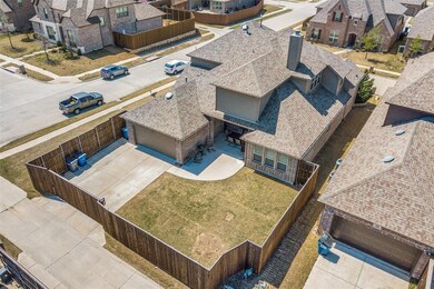 Huge yard with electronic fence/gate