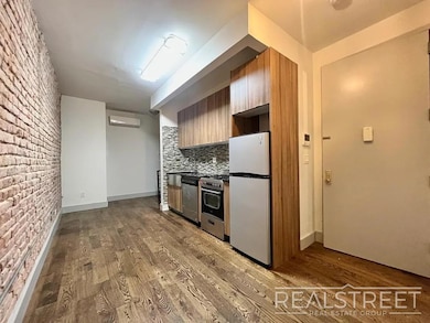 1351 Hancock St unit 1L, New York, NY 11237 - photo 2