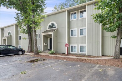 400 New River Rd unit 106, Manville, RI 02838 - photo 2
