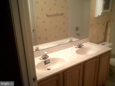 6401 Wood Pointe Dr, Glenn Dale, MD 20769 - photo 3