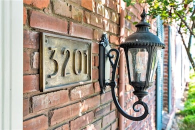 3201 St Charles Ave unit 313, New Orleans, LA 70115 - photo 4