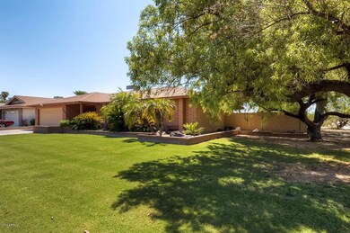 5415 W Columbine Dr Glendale-large-002-5