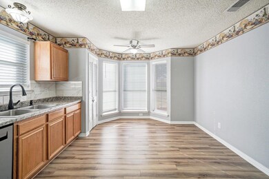 322 Sweetwater Dr, Weatherford, TX 76086 - photo 4