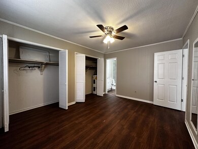DOUBLE CLOSETS