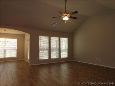 3801 N 33rd St, Broken Arrow, OK 74014 - photo 7