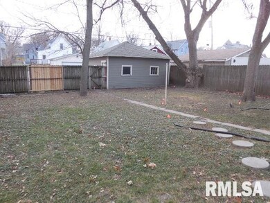 729 - 731 W 16th St, Davenport, IA 52804 - photo 2