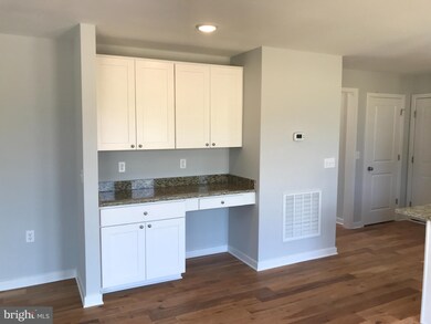 208 Chalcedony Dr, Martinsburg, WV 25404 - photo 7