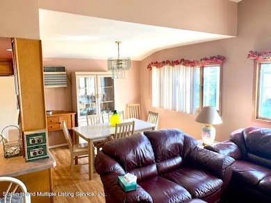 207 Bishop St, Staten Island, NY 10306 - photo 5