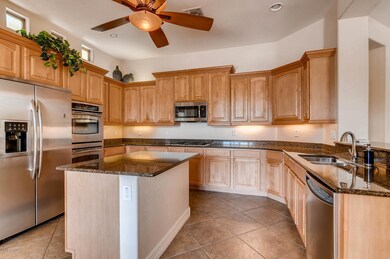 1227 E Raven Gilbert AZ 85297-large-007-