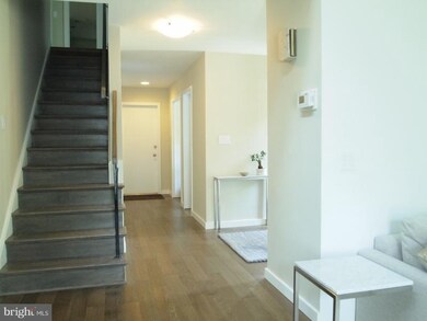 909 Twin Oaks Dr, Potomac, MD 20854 - photo 5