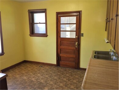 1301 18th Ave SW, Cedar Rapids, IA 52404 - photo 5