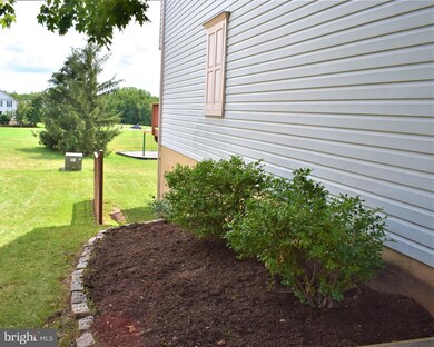 13329 Burkitts Rd, Fairfax, VA 22033 - photo 5