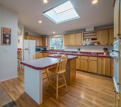 3685 NE Butler Ave, Redmond, OR 97756 - photo 7