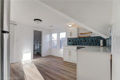 12 Cranston Ave unit 3, Newport, RI 02840 - photo 7