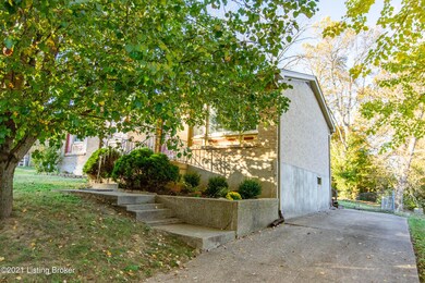 7003 John Paul Ln, Louisville, KY 40229 - photo 4