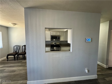 2829 Wheelwright Dr, Las Vegas, NV 89121 - photo 3