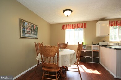 8068 Steeple Chase Ct, Springfield, VA 22153 - photo 7