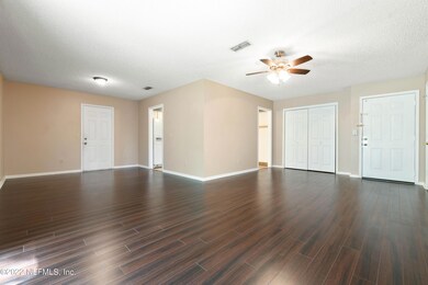 6464 Lucente Dr, Jacksonville, FL 32210 - photo 7