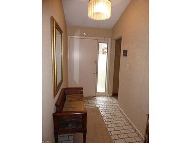 Ceramic Foyer Entry ...