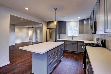 4914 Ventura Ln, Houston, TX 77021 - photo 2