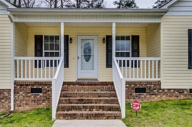 520 Sunrise Ave, Asheboro, NC 27203 - photo 2