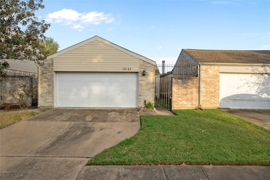 12143 Stone West Dr, Houston, TX 77035 - photo 2