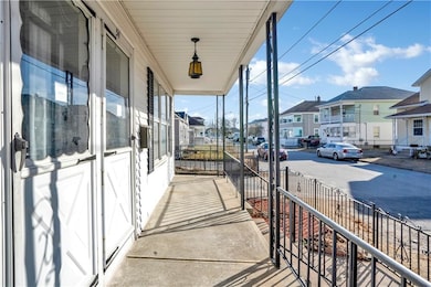 51 Clinton St, Pawtucket, RI 02861 - photo 4