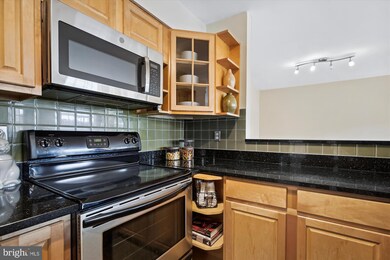 Metropolitan Condos unit 814, Washington, DC 20037 - photo 5