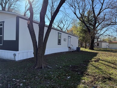 120 S 6th St, Porter, OK 74454 - photo 5