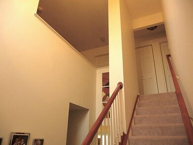 Entry/Foyer.