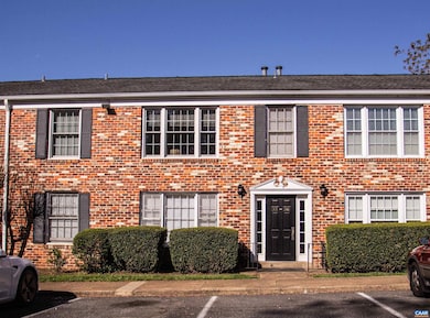 2527 Hydraulic Rd unit 34, Charlottesville, VA 22901 - photo 2