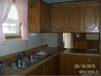 404 Deerfield Ct, Hendersonville, NC 28792 - photo 6