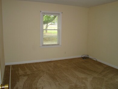 915 Oakley Ave, Roanoke Rapids, NC 27870 - photo 7