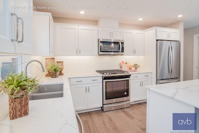 14323 Bridgeview Pointe, Vicksburg, MI 49097 - photo 5