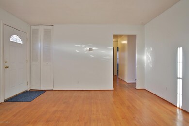 5717 Bucks Ln, Louisville, KY 40291 - photo 6