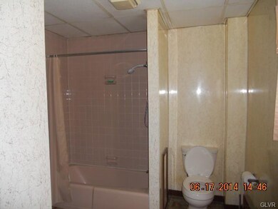 2323 N 1st Ave, Whitehall, PA 18052 - photo 6