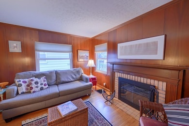 118 E Royal Forest Blvd (7)
