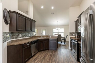 07_1621TwinPinesCircle_2013_FlexMLS800x6