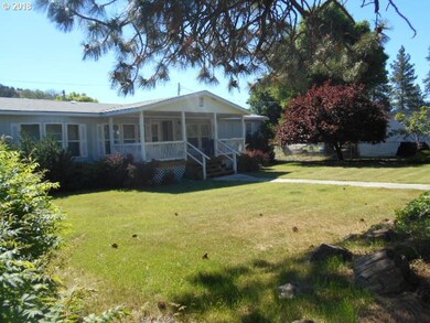 467 NW Johnson Ave, Prairie City, OR 97869 - photo 2
