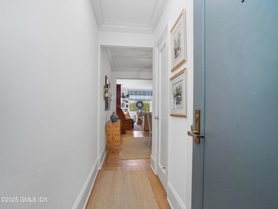 2-web-or-mls-25-w-elm-st-unit-32