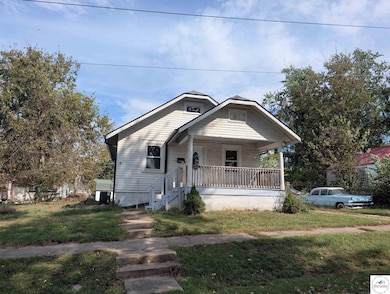 204 W Colt St, Windsor, MO 65360 - photo 2