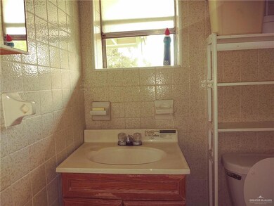 318 S 24th St, Donna, TX 78537 - photo 6