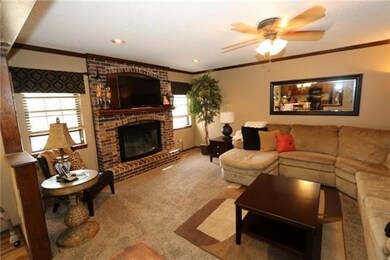 507 S Monroe St, Raymore, MO 64083 - photo 5