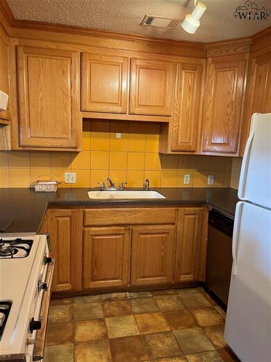 1426 Christine Rd, Wichita Falls, TX 76302 - photo 2