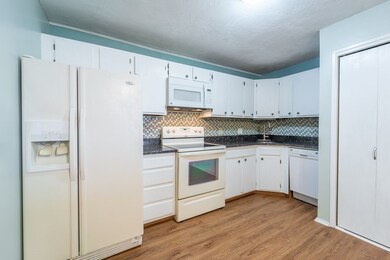 4-6 Park Avenue Place unit 13, Worcester, MA 01603 - photo 2