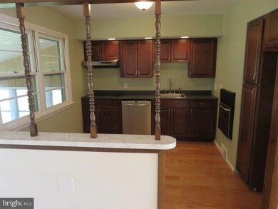 208 Edgewood Ln, Brookhaven, PA 19015 - photo 3