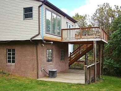 A little closer look at the two tier deck.