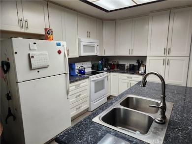 10407 Larwin Ave, Chatsworth, CA 91311 - photo 4