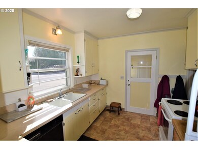 290 NE 3rd Ave, Canby, OR 97013 - photo 6