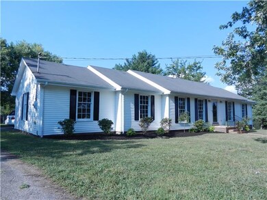 102 Hilltop Dr, Shelbyville, TN 37160 - photo 5